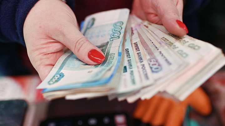 Экономист объяснил, что будет с банковскими вкладами при слабом рубле
