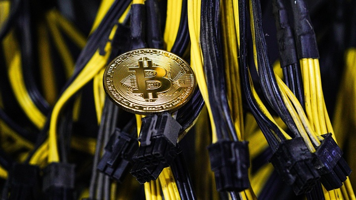 Биткоин потерял четверть стоимости с начала года