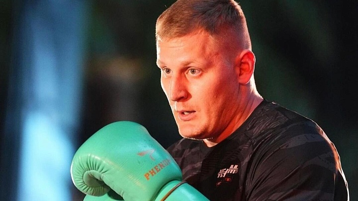 Павлович за 40 секунд нокаутировал бразильца на турнире UFC в Макао