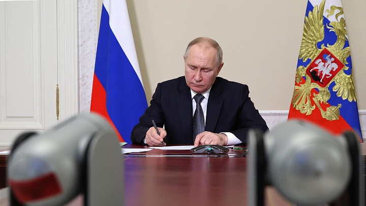 Путин подписал закон о защите нефтегазовых объектов на Каспии от БПЛА